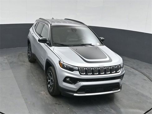New 2026 Jeep Compass Limited w/ Mopar Graphics Package image 36