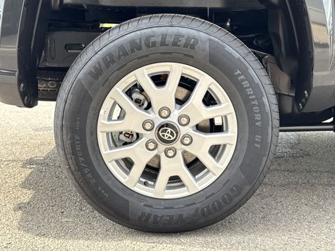 New 2025 Toyota Tacoma SR5 AWD/4WD image 40