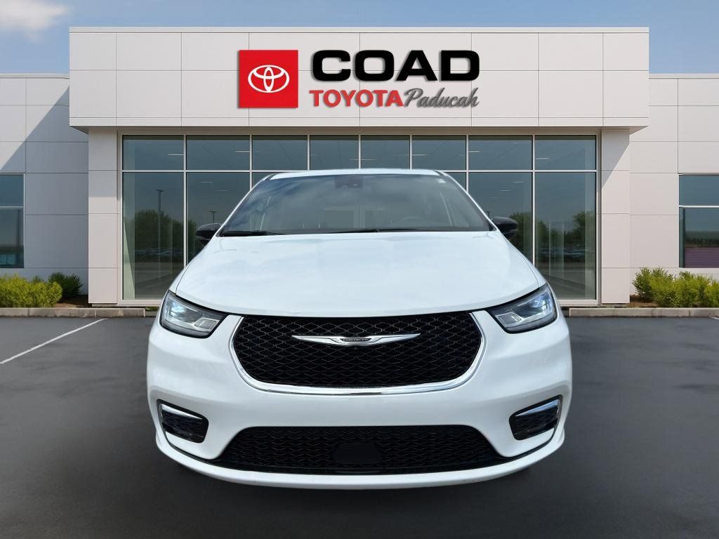 Used 2025 Chrysler Pacifica Select FWD image 8