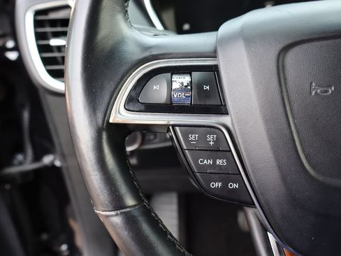 Used 2019 Lincoln Nautilus Select AWD/4WD image 26