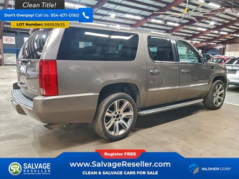 Used 2011 Cadillac Escalade ESV Luxury image 4