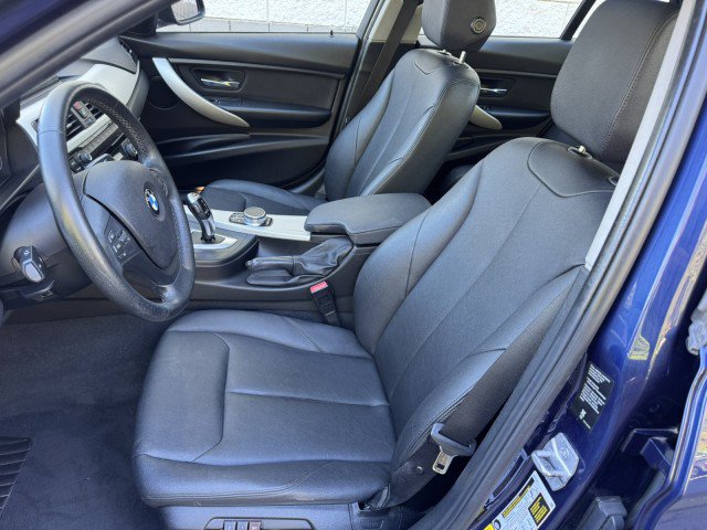 Used 2018 BMW 320i xDrive Sedan w/ Convenience Package AWD/4WD image 7
