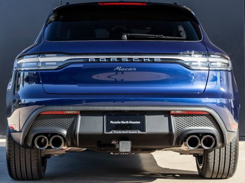 Certified 2026 Porsche Macan AWD/4WD image 10