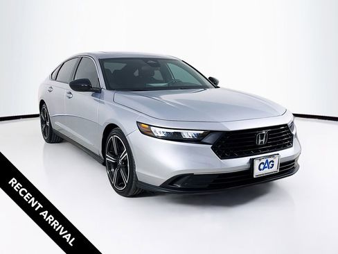 Used 2025 Honda Accord Sport image 1