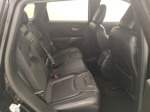 Used 2019 Jeep Cherokee Limited AWD/4WD image 19