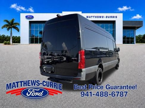 Used 2024 Mercedes-Benz Sprinter 3500 image 4