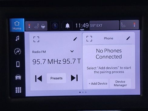 Used 2022 Chrysler Voyager LX image 25