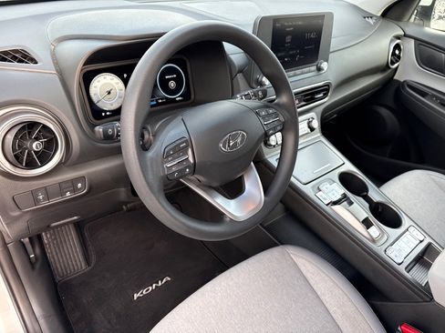 Used 2023 Hyundai Kona SE w/ Cargo Package image 17