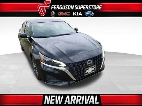 Used 2023 Nissan Altima 2.5 SV image 1