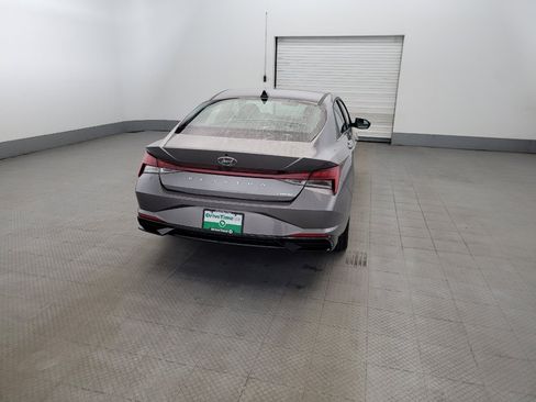 Used 2023 Hyundai Elantra Limited FWD image 7
