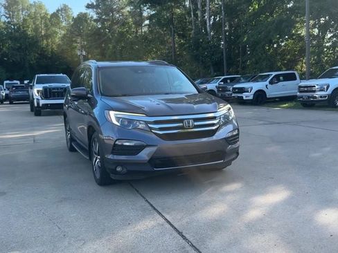 Used 2016 Honda Pilot Touring image 8