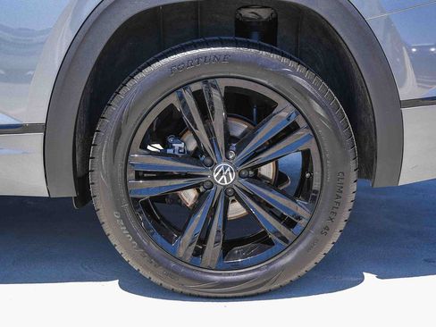 Certified 2023 Volkswagen Atlas SEL R-Line AWD/4WD image 10