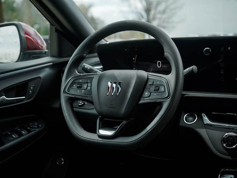 New 2025 Buick Envista Preferred w/ Convenience II Package image 16