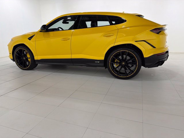 Used 2023 Lamborghini Urus S AWD/4WD image 2