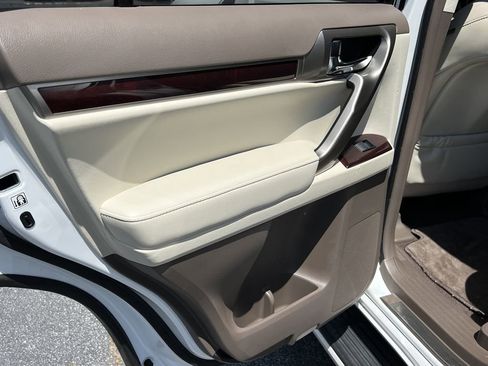 Used 2017 Lexus GX 460 Premium w/ Premium Package AWD/4WD image 17