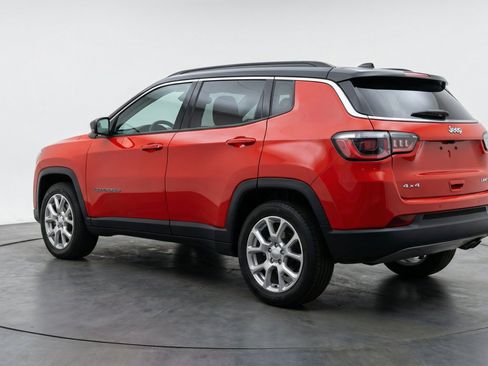 Used 2025 Jeep Compass Limited AWD/4WD image 6