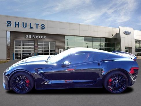 Used 2015 Chevrolet Corvette Z06 w/ 3LZ Preferred Equipment Group image 2