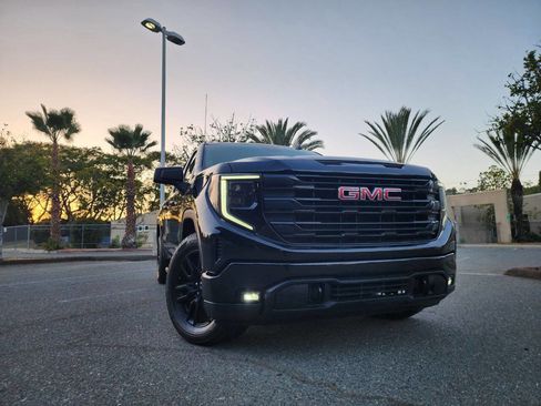 Used 2023 GMC Sierra 1500 Elevation RWD image 9
