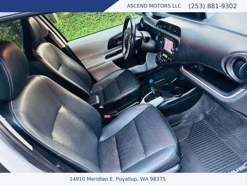 Used 2014 Toyota Prius C Four image 11