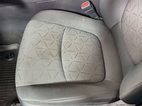 Used 2020 Toyota RAV4 XLE w/ Convenience Package FWD image 18