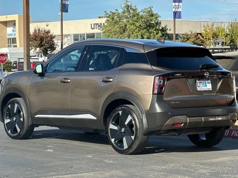 Used 2025 Nissan Kicks SR w/ SR Premium Package AWD/4WD image 7