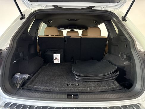 Used 2023 Volkswagen Tiguan SE AWD/4WD image 18