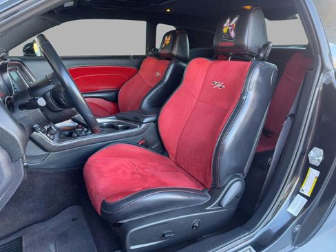 Used 2015 Dodge Challenger R/T Scat Pack w/ Scat Pack Appearance Package image 23