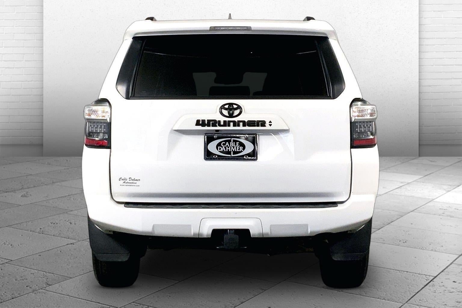Used 2022 Toyota 4Runner SR5 AWD/4WD image 3