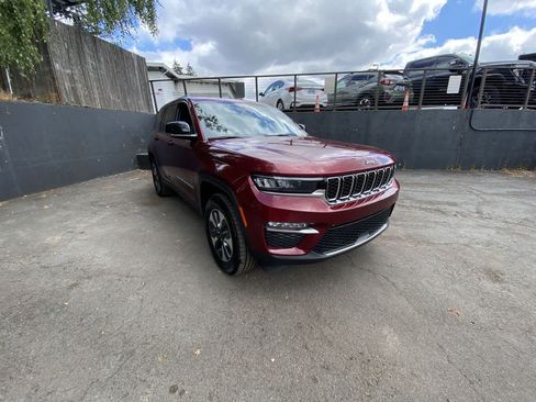 Used 2024 Jeep Grand Cherokee Limited 4xe AWD/4WD image 8