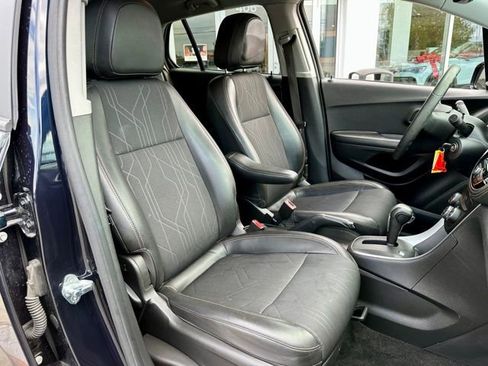 Used 2021 Chevrolet Trax LT FWD image 21