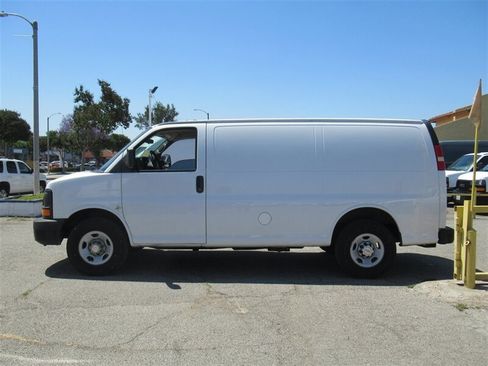 Used 2014 Chevrolet Express 2500 image 4