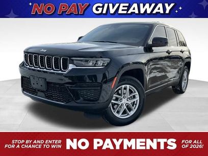 Used 2023 Jeep Grand Cherokee Laredo w/ Luxury Tech Group I
