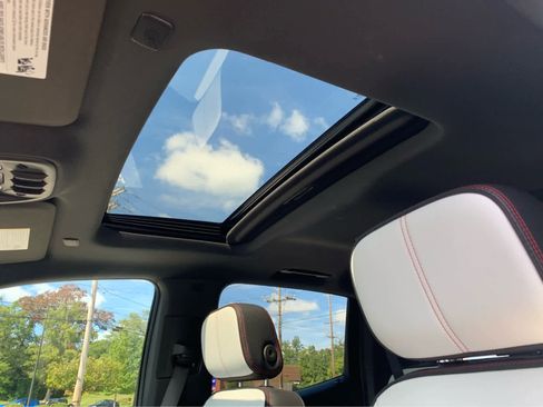 Used 2024 GMC Canyon AT4X image 23