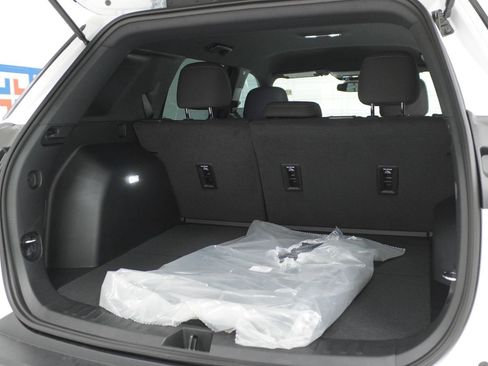 New 2026 Chevrolet Equinox LT w/ Midnight Edition FWD image 7