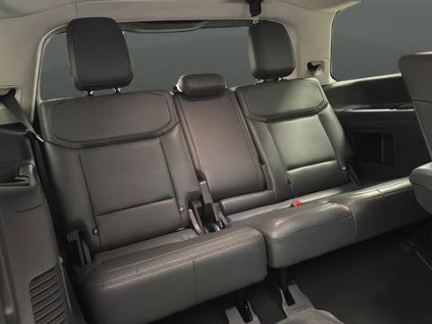 Used 2025 Ford Expedition Active AWD/4WD image 26