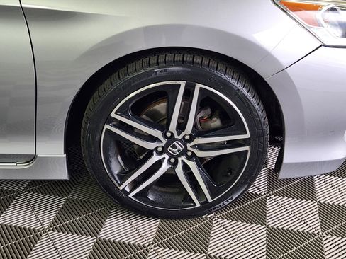 Used 2016 Honda Accord Sport image 9