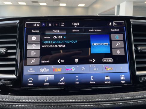 New 2026 Chrysler Pacifica Limited w/ Uconnect Theater Family Group FWD image 23