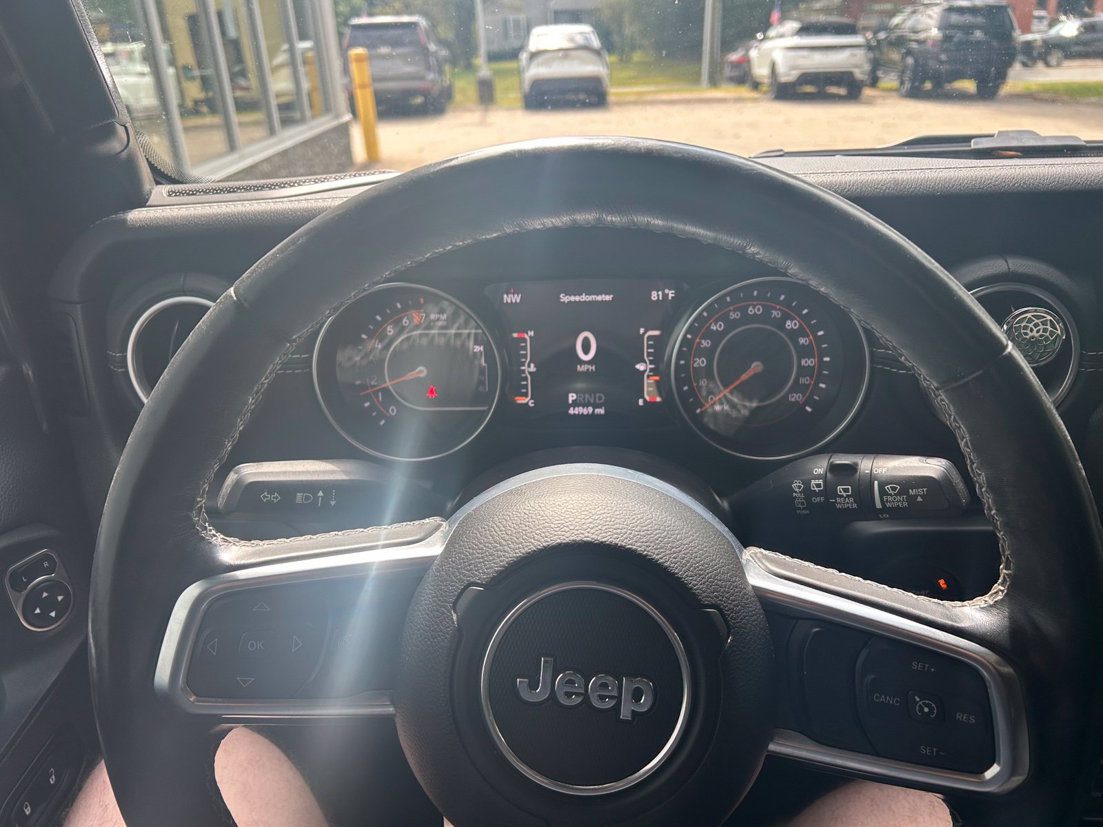 Used 2022 Jeep Wrangler Unlimited Sahara w/ Cold Weather Group AWD/4WD image 15