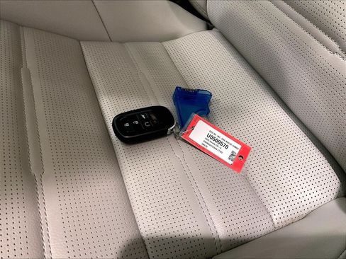 Used 2025 Honda CR-V EX-L image 30