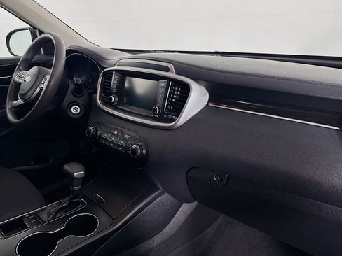 Used 2019 Kia Sorento L FWD image 28