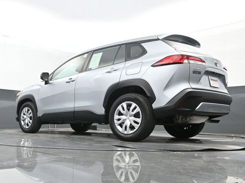 Used 2023 Toyota Corolla Cross L image 24