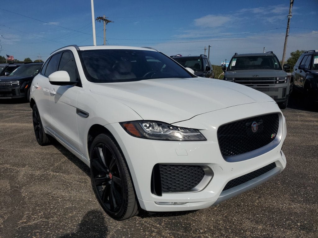Used 2019 Jaguar F-PACE S AWD/4WD image 3