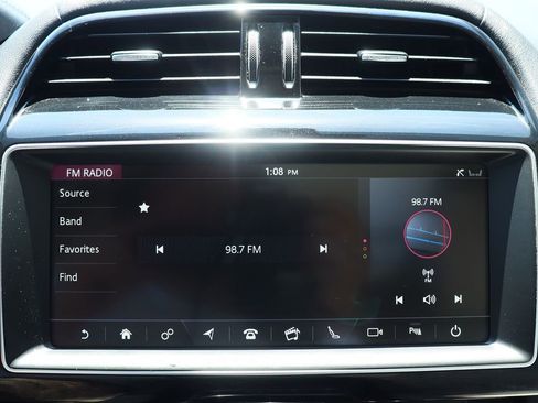 Used 2019 Jaguar F-PACE Prestige image 51