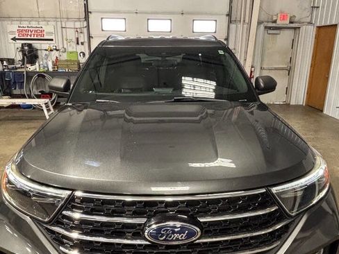 Used 2020 Ford Explorer XLT w/ Equipment Group 202A image 12