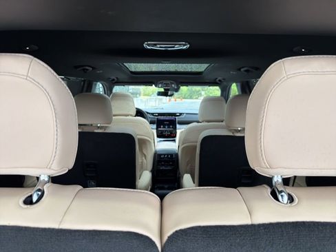 Certified 2025 Jeep Grand Cherokee L Limited w/ Luxury Tech Group II AWD/4WD image 21