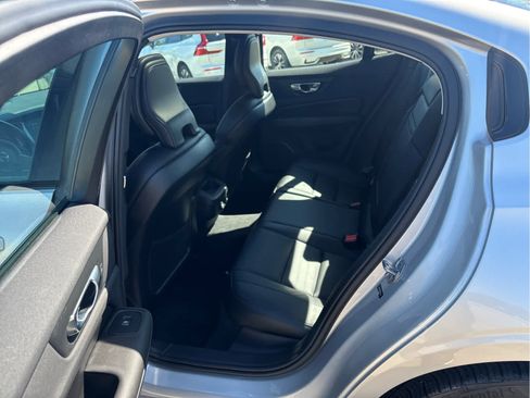 Used 2022 Volvo S60 B5 Momentum FWD image 21