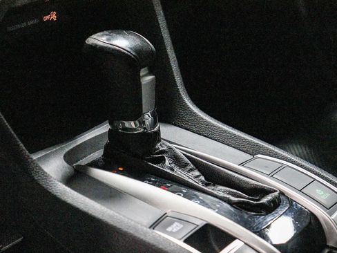 Used 2016 Honda Civic Touring image 21