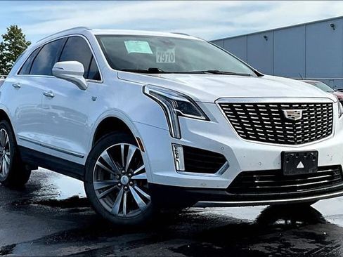 Used 2021 Cadillac XT5 Premium Luxury AWD/4WD image 2