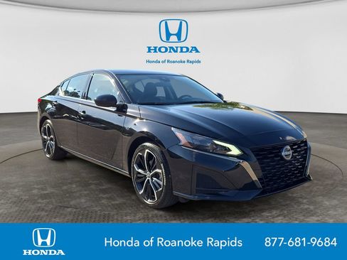 Used 2025 Nissan Altima 2.5 SR FWD image 7