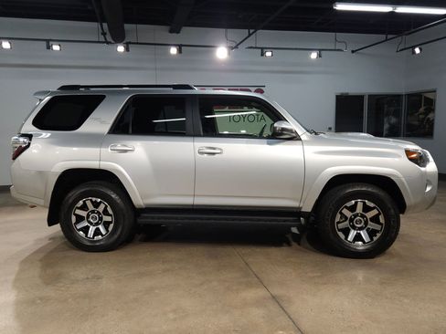 Used 2024 Toyota 4Runner TRD Off-Road image 8
